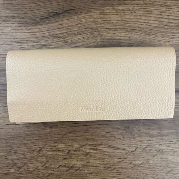 MaxMara Tan Leather Glasses Case - Picture 1 of 4